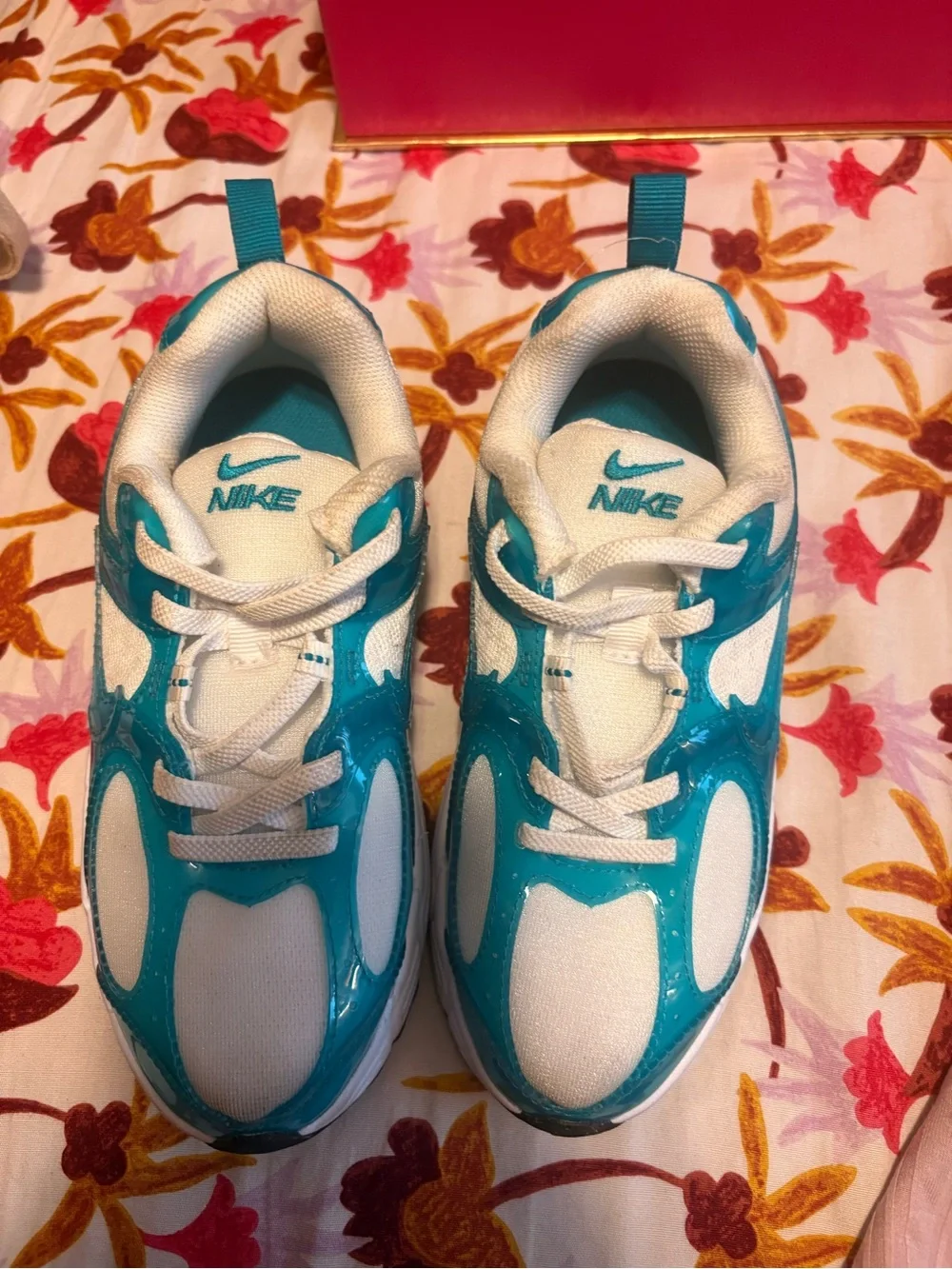 Nike kids low